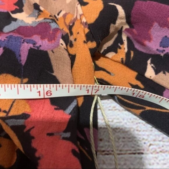 NWT Boutique Wanderlux Floral Wrap Top with Tie - Picture 14 of 15